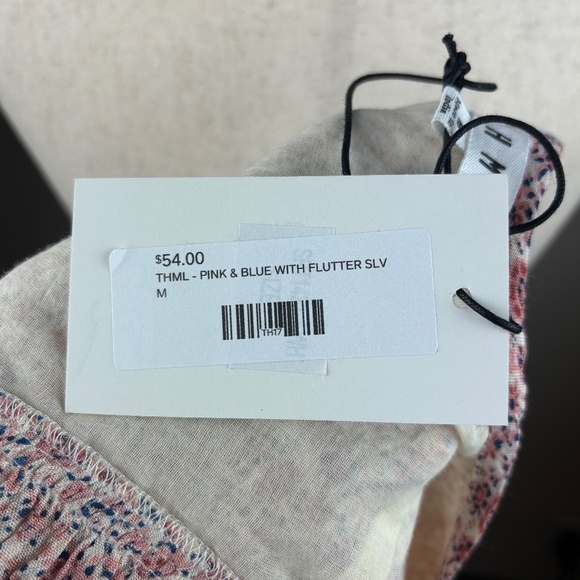 THML (M) Flutter Sleeve Top, NWT - Picture 6 of 6